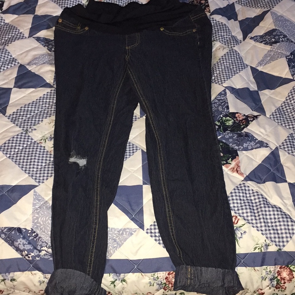 Maternity skinny jeans medium